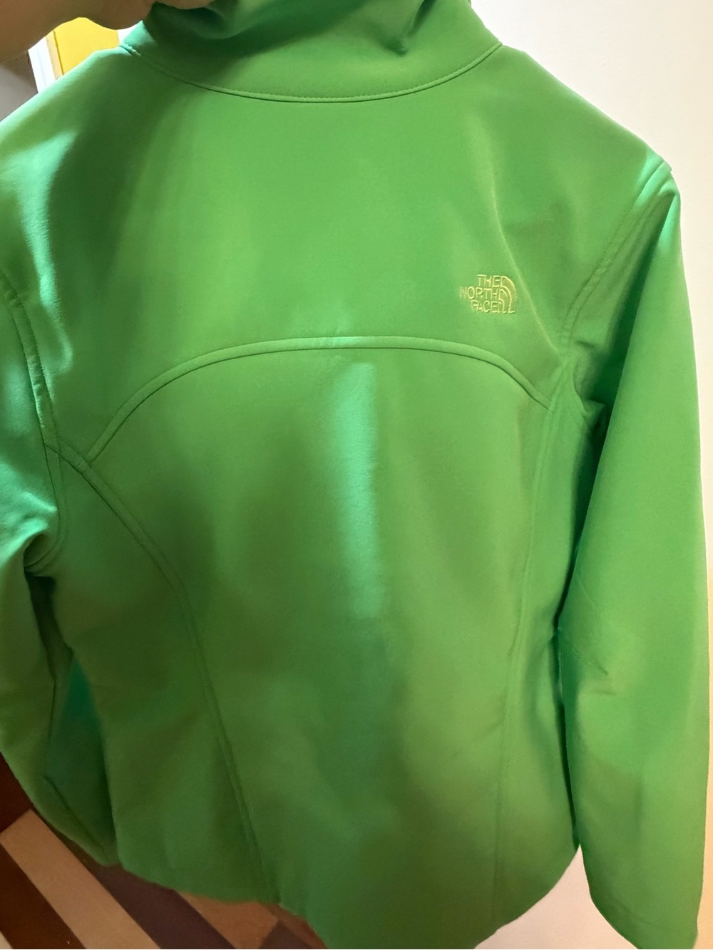 The North Face Women's Bright Mint Green Softshell Jacket - Picture 5 of 5